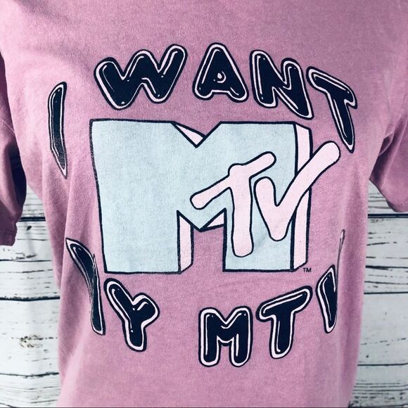American Eagle X MTV I Want My MTV Graphic Retro Band Tee T-Shirt Pink Music XS - Picture 2 of 5